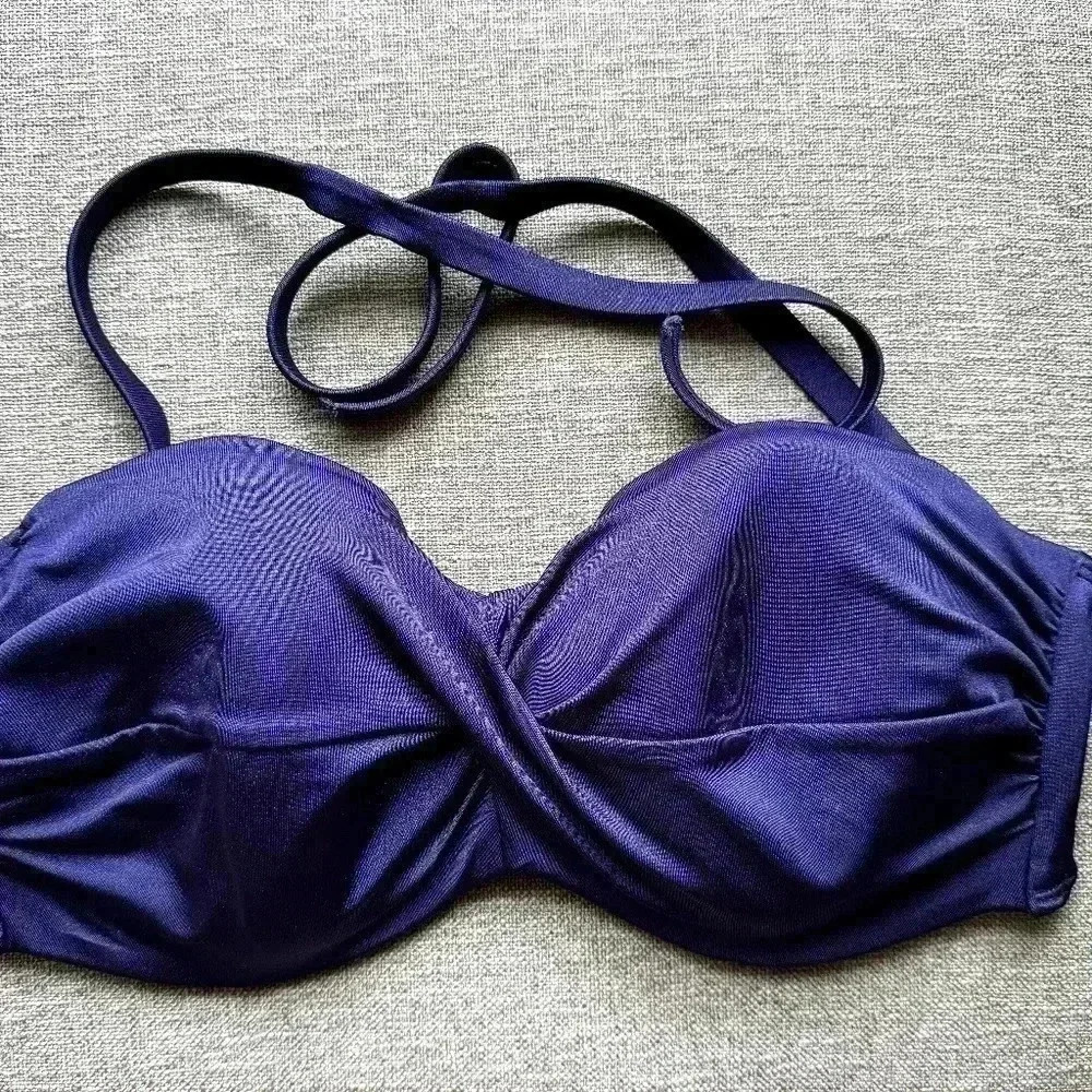 Victorias Secret Twist Push-Up Bikini Top - Picture 2 of 5